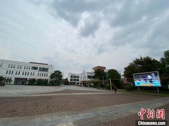 寧波市第二少年兒童業(yè)余體育學(xué)校?！×植?攝