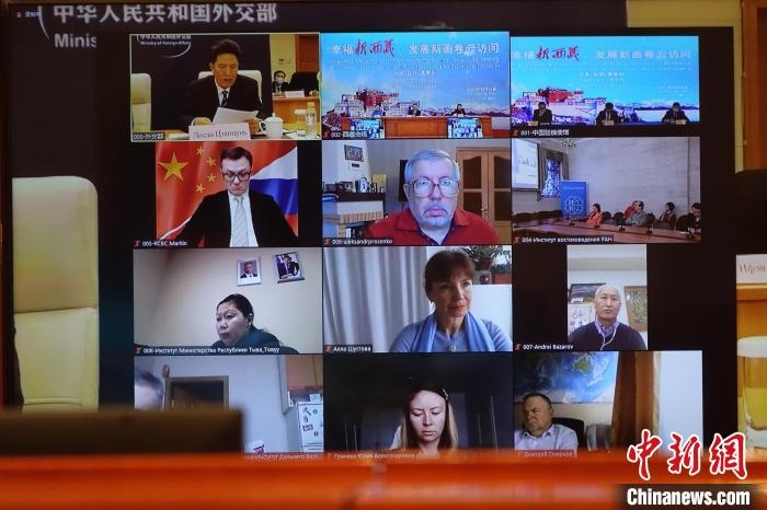 “幸福新西藏、發(fā)展新畫卷”云訪問活動在拉薩、北京、莫斯科等地同時舉行?！∪轿木?攝