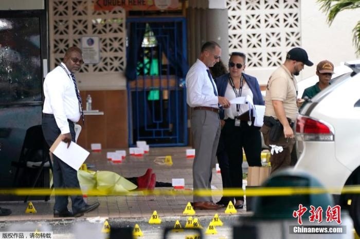 當(dāng)?shù)貢r間5月30日凌晨，位于美國佛羅里達(dá)州東南部的邁阿密戴德縣發(fā)生大規(guī)模槍擊事件，造成2人死亡、20多人受傷。圖為槍擊案現(xiàn)場。