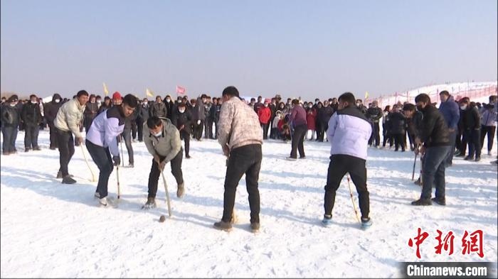帕普孜球場，激烈角逐?！“统h融媒體中心供圖