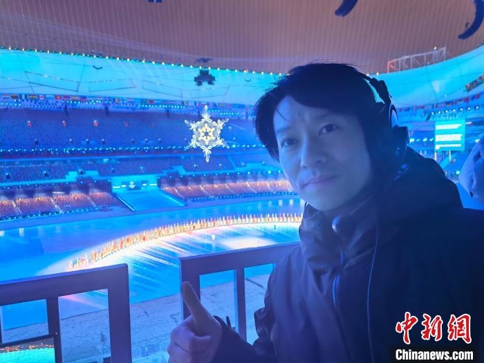 張文海在“鳥巢”內(nèi)?！埼暮?供圖