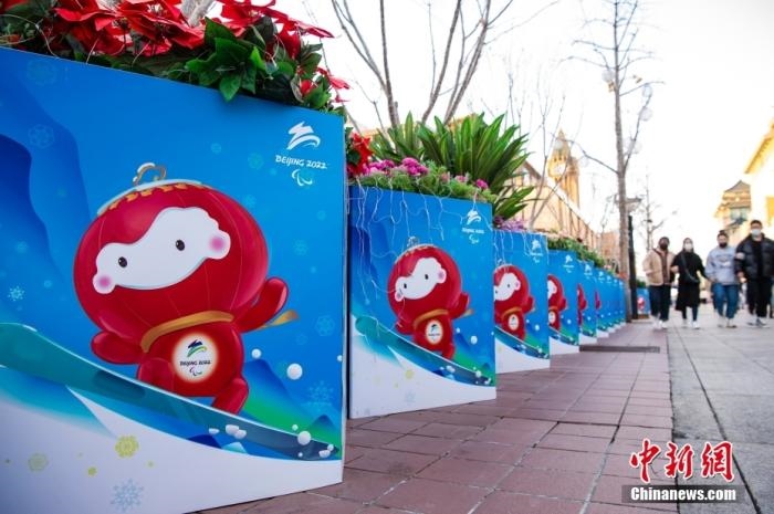 冬殘奧會吉祥物“雪容融”裝飾板。 <a target='_blank' href='/'>中新社</a>記者 侯宇 攝