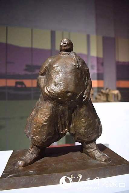 吳為山作品《大草原》。人民網(wǎng)記者富麗娟攝