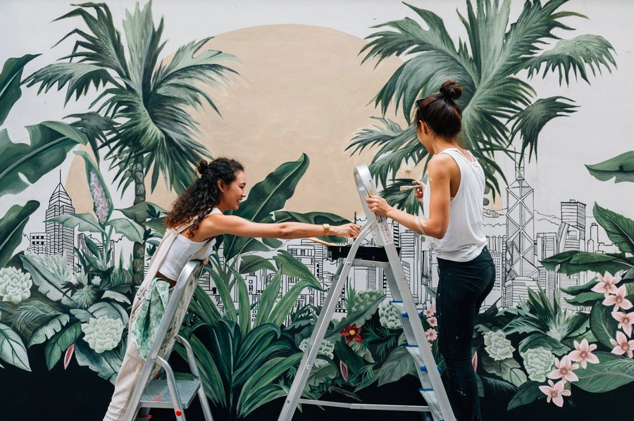 05. 藝術家梅慧欣、連佩汶與她們創(chuàng)作的壁畫作品.jpg