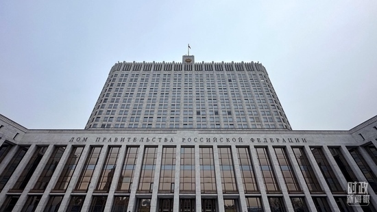 △俄羅斯聯(lián)邦政府大廈。（總臺(tái)央視記者范一鳴拍攝）