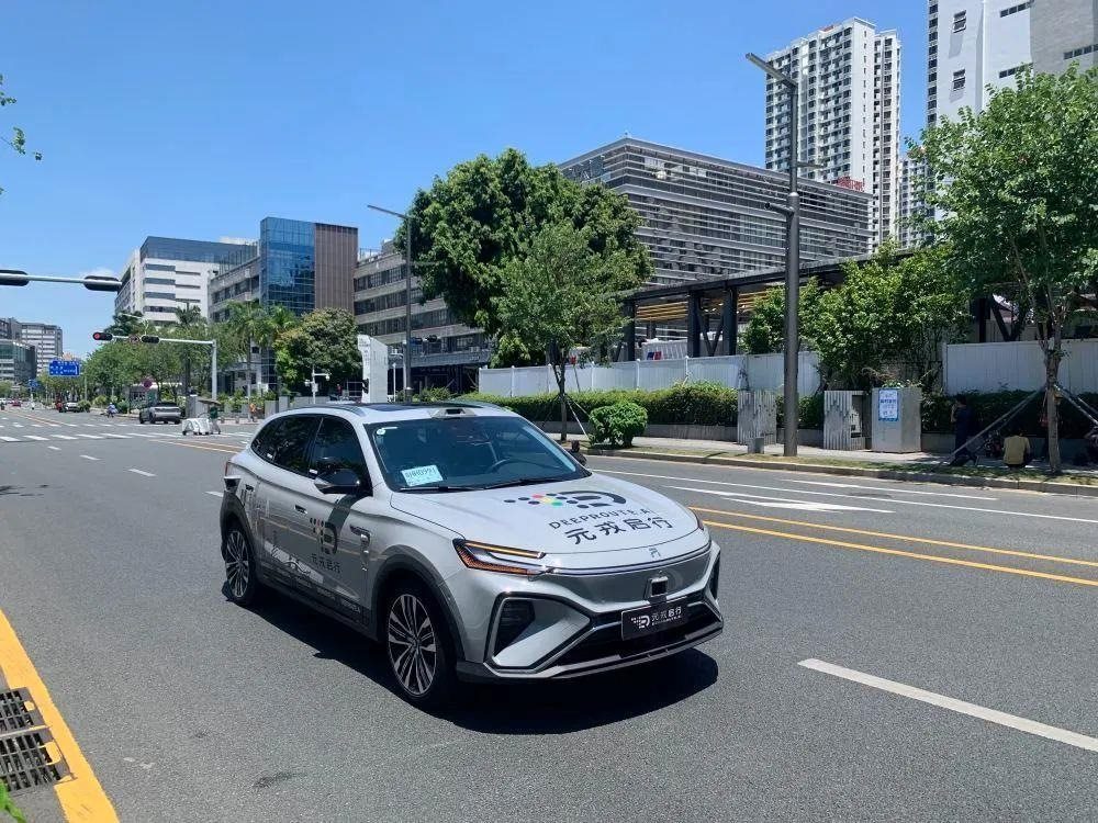 △自動駕駛汽車在河套深港科技創(chuàng)新合作區(qū)開展道路測試。