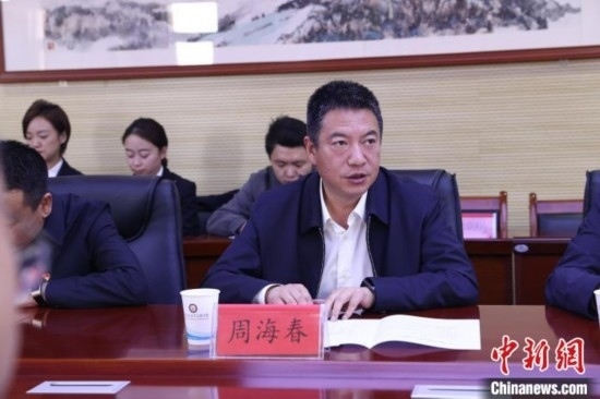 圖為西寧城市職業(yè)技術(shù)學院黨委書記周海春發(fā)言。青海省人民檢察院供圖