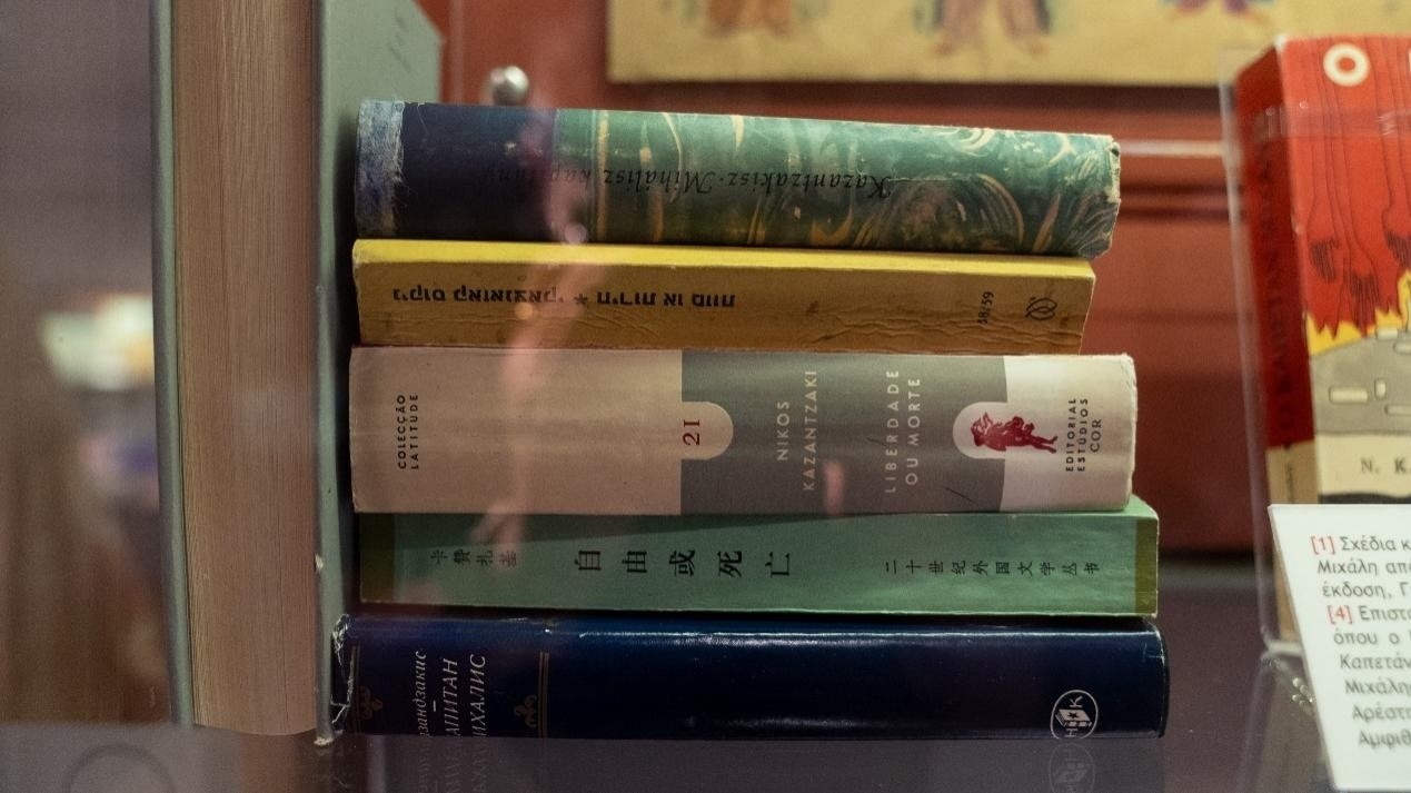 《自由或死亡》是卡贊扎基斯第一部被翻譯成中文的作品，希臘名為《米卡尼船長》，“米卡尼”正是他父親的名字。人民網(wǎng)記者 葛泰佚攝