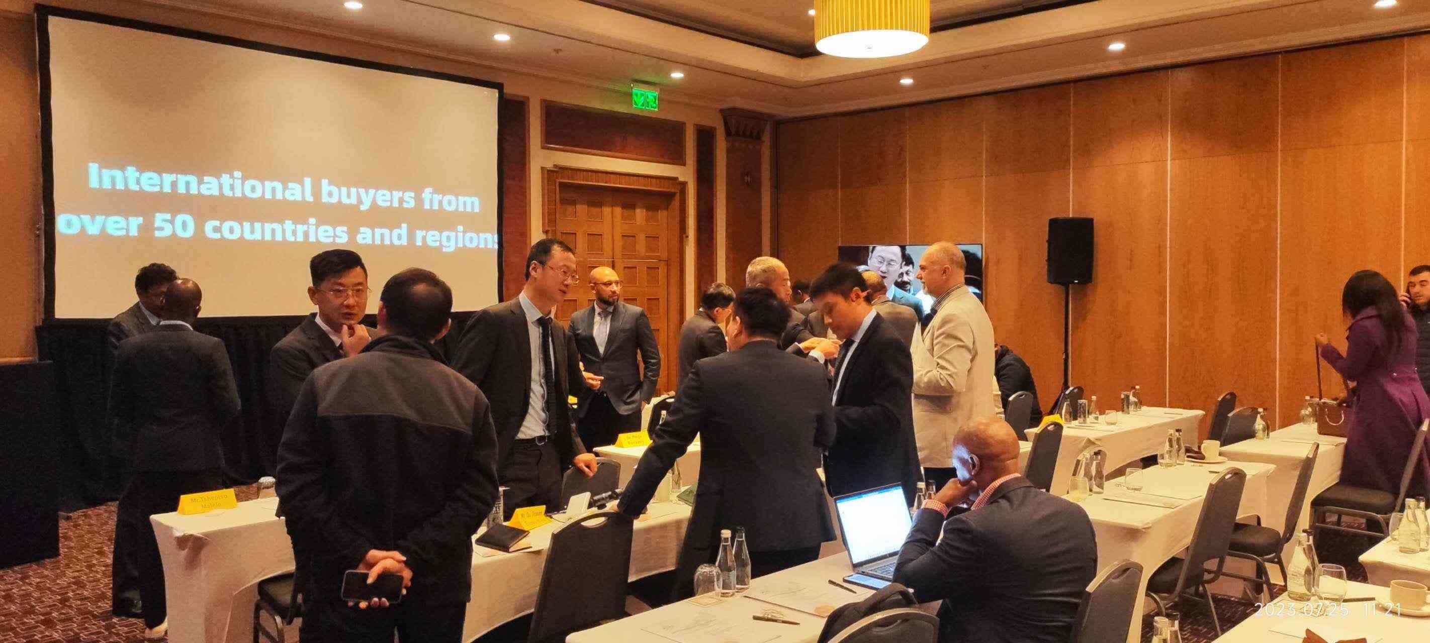 中南企業(yè)現(xiàn)場交流。圖片來源：貿(mào)促會