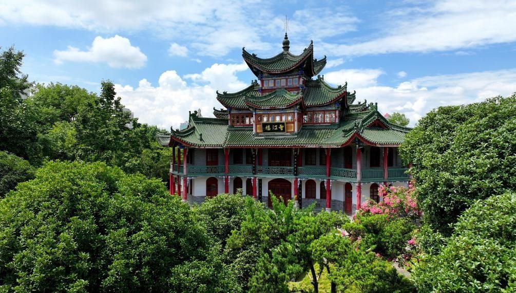 近日拍攝的陜西省漢中市博物館望江樓。新華社記者 劉瀟 攝