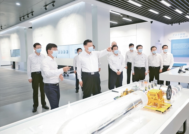 2023年7月5日至7日，中共中央總書記、國家主席、中央軍委主席習(xí)近平在江蘇考察。這是5日下午，習(xí)近平在蘇州工業(yè)園區(qū)考察。 新華社記者 鞠鵬/攝