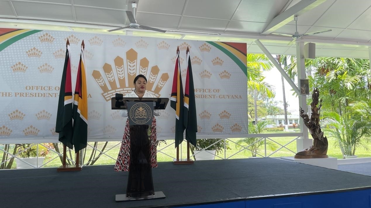 圭亞那第一夫人阿爾雅·阿里發(fā)表致辭。第18期援圭亞那醫(yī)療隊供圖