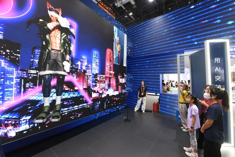 這是9月2日在國(guó)家會(huì)議中心拍攝的一款數(shù)字人。新華社記者 任超 攝