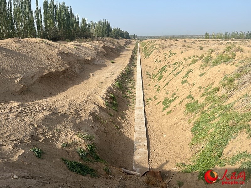 斗渠改造后，大大提高了輸水效率。人民網(wǎng)記者 常雪梅攝