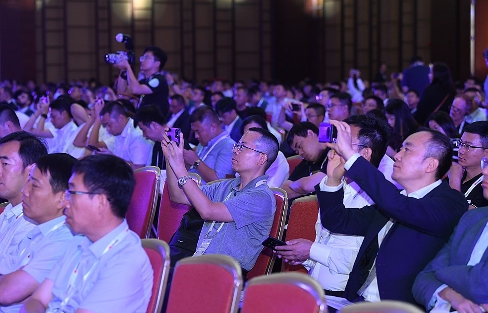 2023數(shù)字經(jīng)濟峰會·城市智能升級主題論壇現(xiàn)場。人民網(wǎng)記者 翁奇羽攝