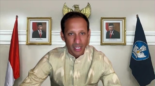 印尼教育、文化、研究和技術(shù)部部長納迪姆·馬卡里姆發(fā)表視頻致辭（清華大學(xué)東南亞中心供圖）