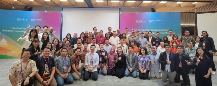 學(xué)員合影。清華大學(xué)東南亞中心供圖