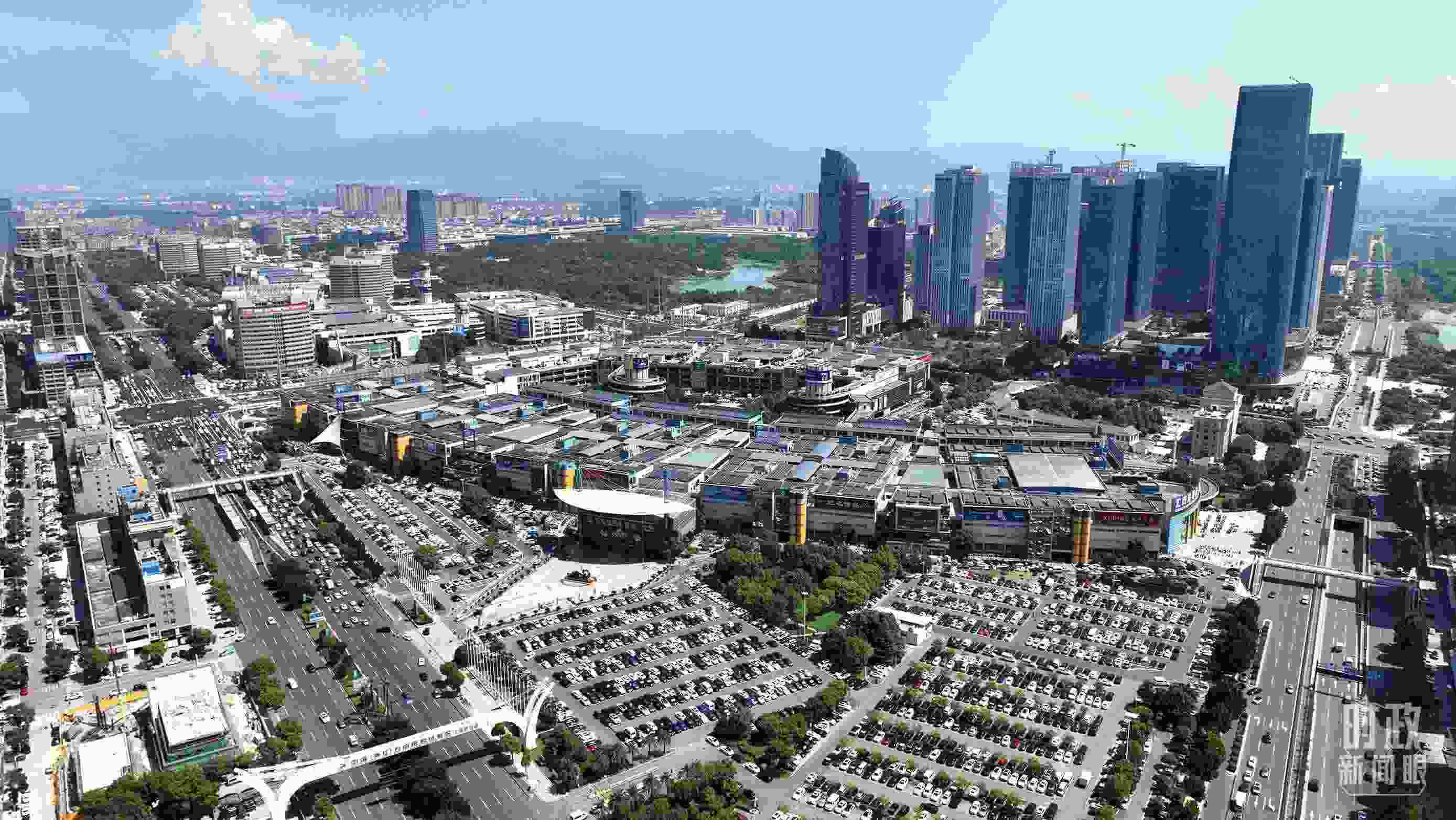 △義烏國際商貿(mào)城航拍。（總臺央視記者羅瀟拍攝）