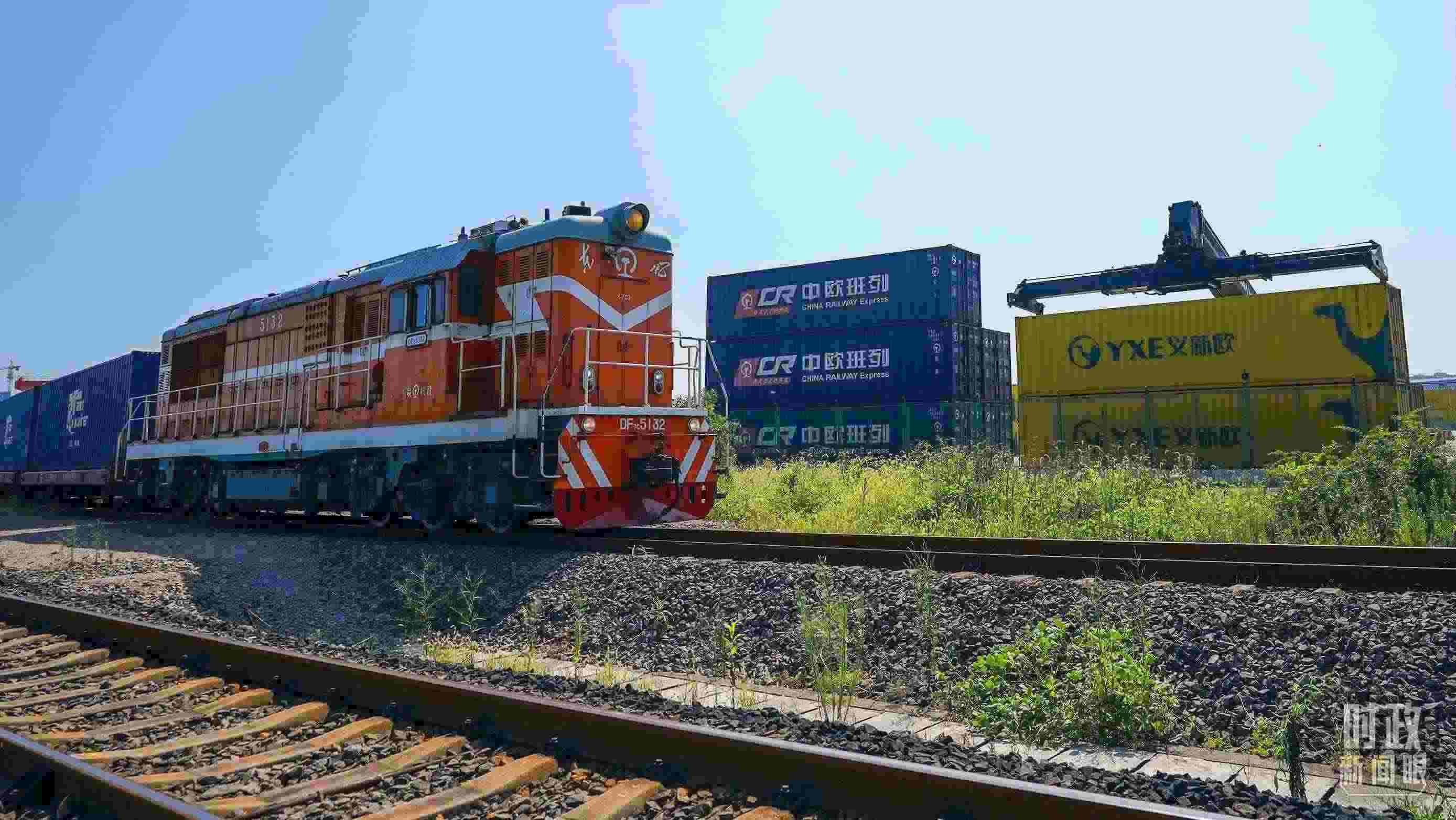 △“義新歐”先后開通了18條點對點的班列主線，業(yè)務(wù)范圍輻射50多個國家和160多個城市。（總臺國廣記者李晉拍攝）