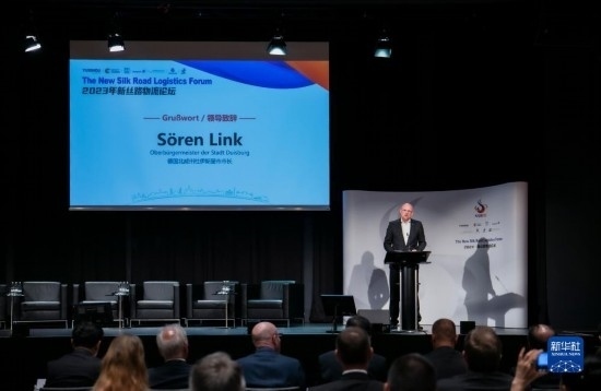 9月21日，在德國杜伊斯堡，杜伊斯堡市市長澤倫·林克出席2023新絲路物流論壇并致辭。新華社記者 張帆 攝