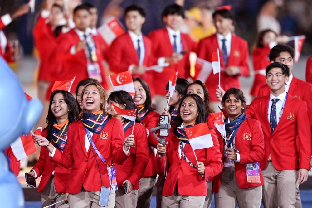新加坡代表團(tuán)在開幕式上入場。