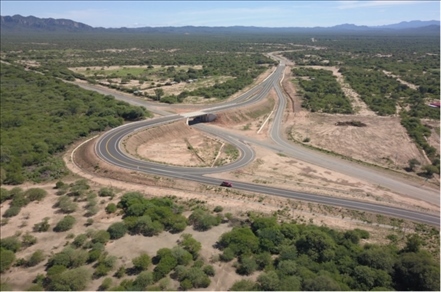 埃爾埃斯皮諾公路項(xiàng)目互通立交航拍。中國中鐵供圖