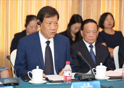 中國(guó)社會(huì)工作聯(lián)合會(huì)會(huì)長(zhǎng)陳存根致辭。主辦方供圖