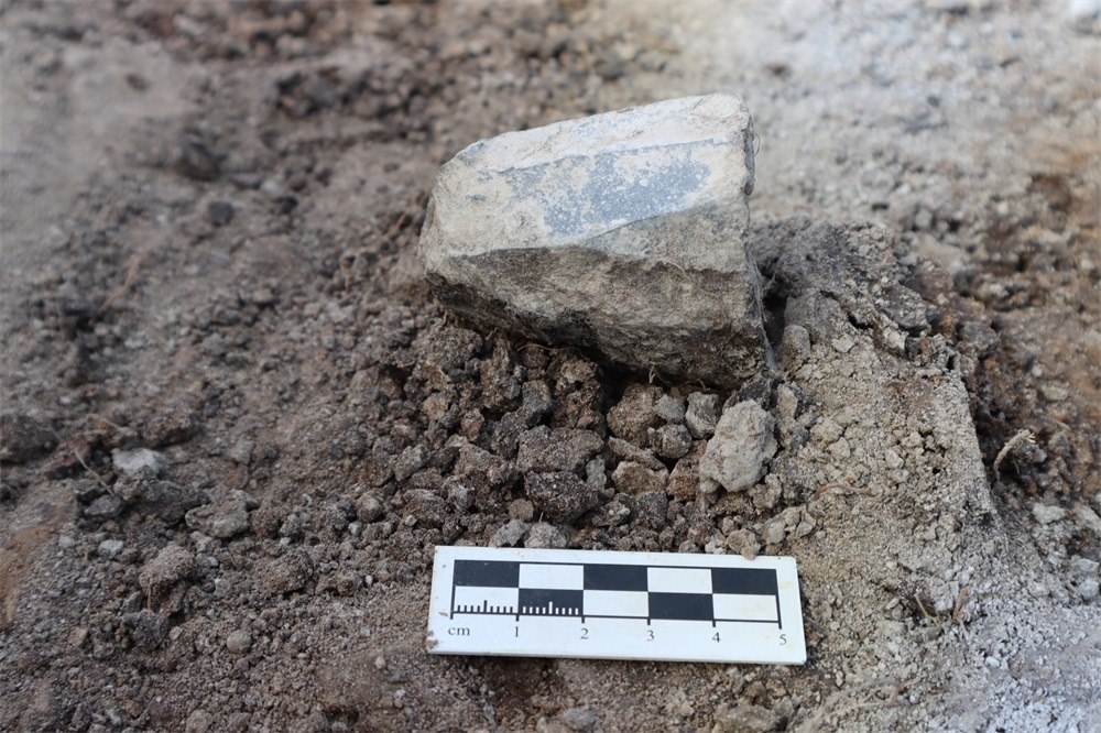 石葉石核出土場景。國家文物局供圖