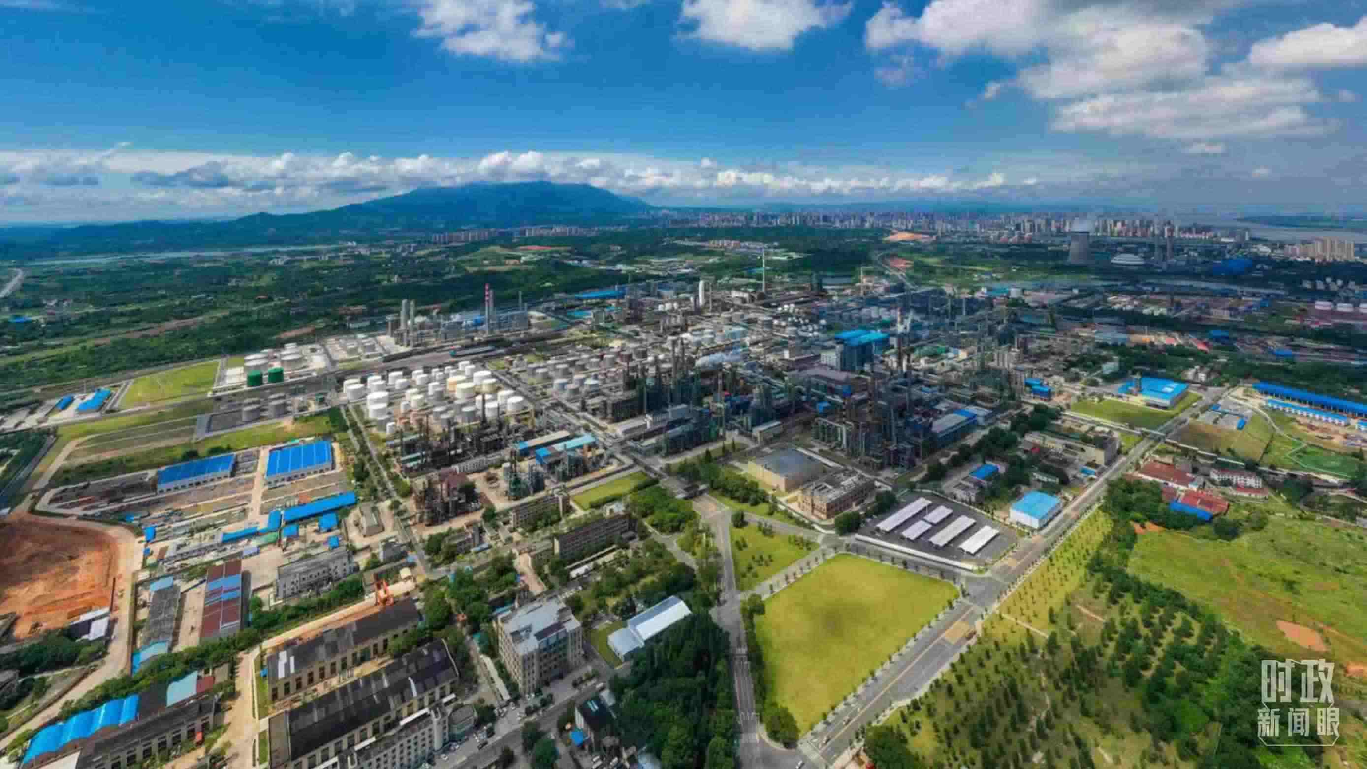 △中國(guó)石化九江分公司。（總臺(tái)記者劉陽(yáng)拍攝）