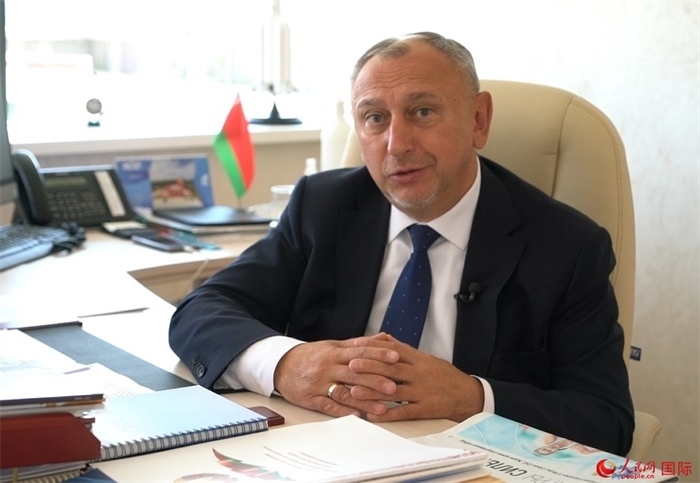 中白工業(yè)園管委會(huì)主任亞歷山大·亞羅申科接受人民網(wǎng)記者采訪。人民網(wǎng) 皇甫萬里攝