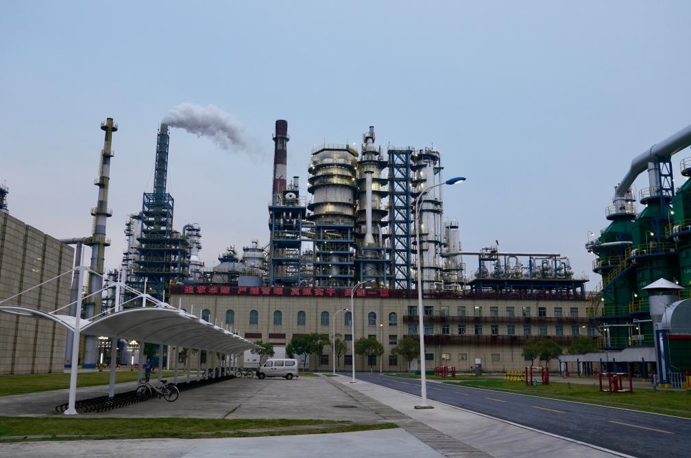 近日拍攝的公司煉油廠。新華社記者 胡晨歡 攝