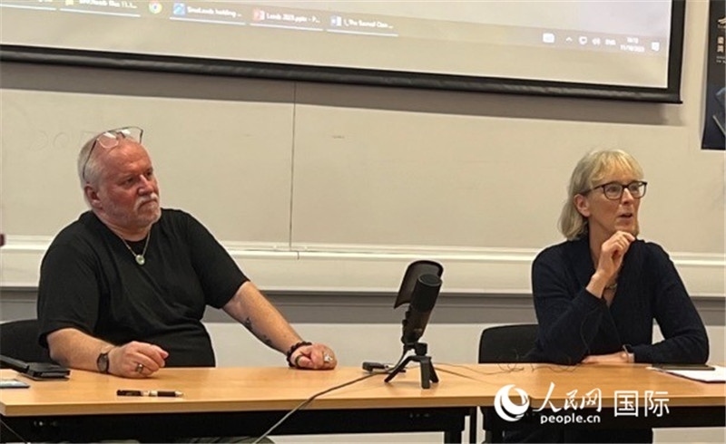 翻譯家韓斌、普華杰與師生交流 攝影 實習生王雪珊