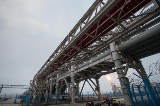 這是2018年8月8日在俄羅斯薩別塔拍攝的中俄亞馬爾項目輸氣管道。（新華社記者吳壯攝）