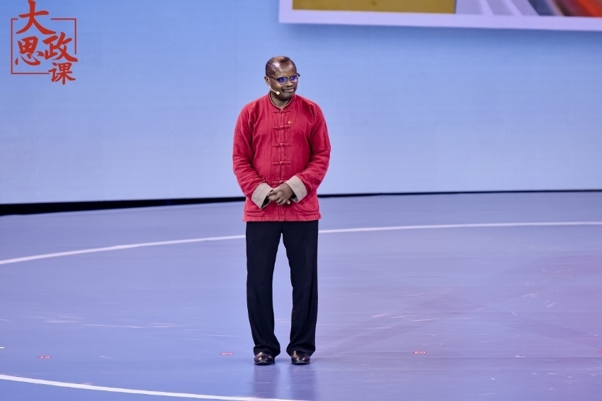 首位獲中醫(yī)博士學位的外國醫(yī)生迪亞拉（馬里） 