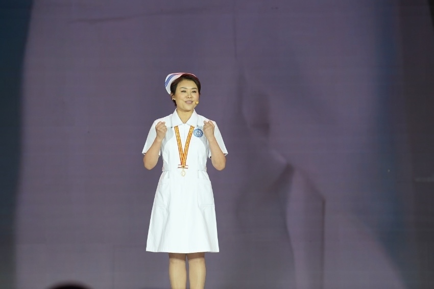 第49屆南丁格爾獎獲得者、四川大學華西醫(yī)院護理部主任蔣艷