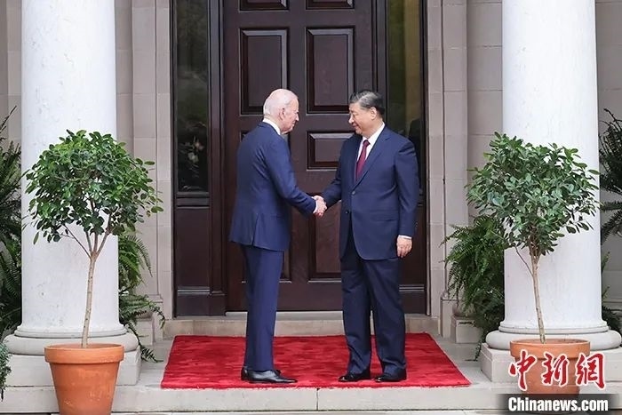 當(dāng)?shù)貢r(shí)間11月15日，中國(guó)國(guó)家主席習(xí)近平在美國(guó)舊金山斐洛里莊園同美國(guó)總統(tǒng)拜登舉行中美元首會(huì)晤。中新社記者 盛佳鵬 攝