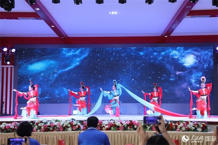 才藝表演環(huán)節(jié)。人民網(wǎng)記者 孫廣勇攝