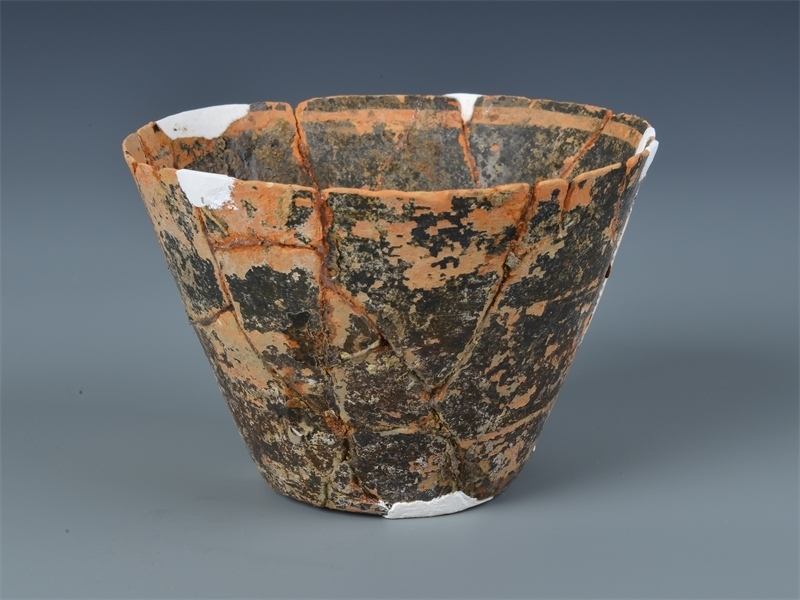 出土的蛋殼彩陶杯。國家文物局供圖