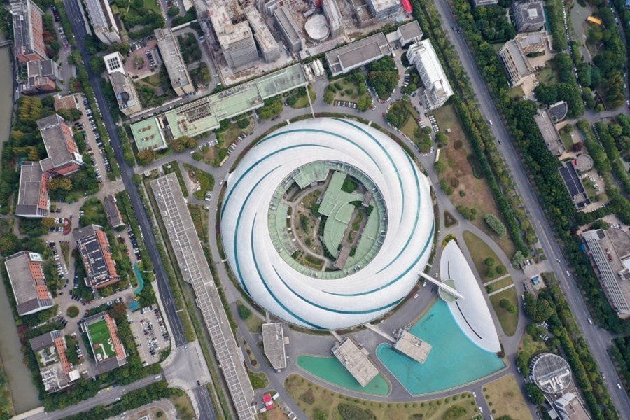 位于上海張江科學(xué)城的國家大科學(xué)裝置上海光源（2020年10月26日攝，無人機(jī)照片）。