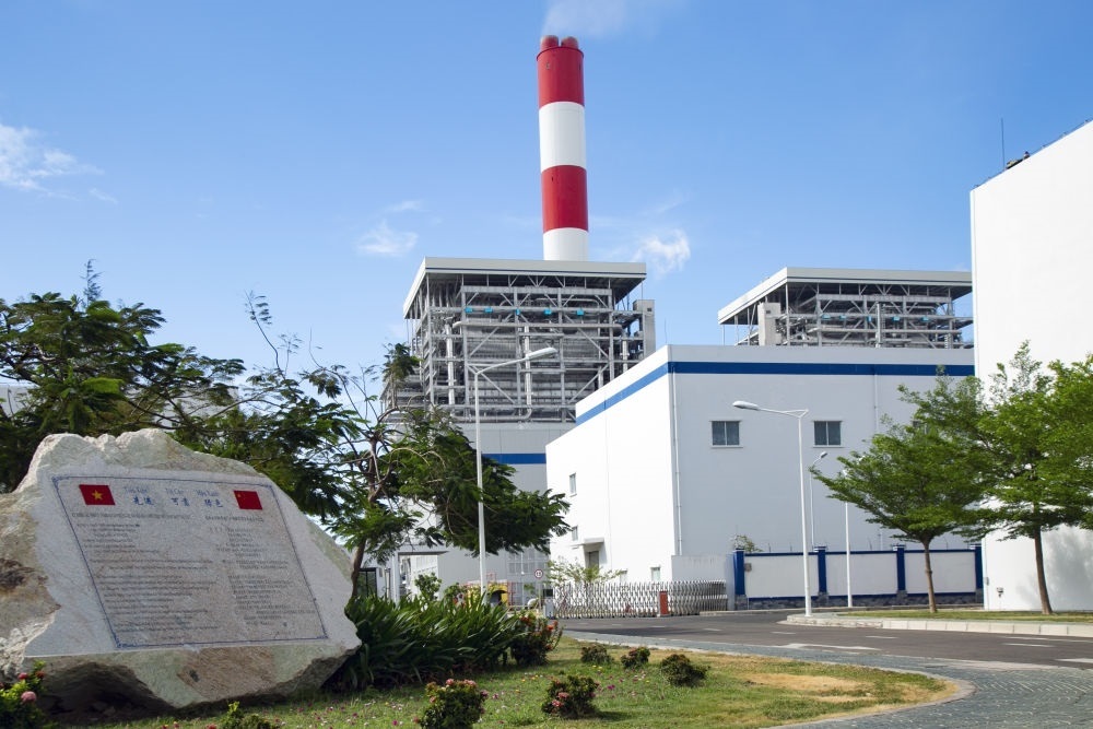 這是2021年3月24日在越南平順省拍攝的越南永新燃煤電廠一期BOT項目廠區(qū)。新華社發(fā)（南方電網(wǎng)越南永新公司供圖）