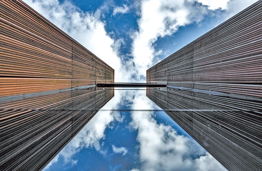  開放共享 今年9月，改造升級后的上海凝聚力工程博物館開門迎客。博物館大廳公共區(qū)域在功能提升、資源整合后，釋放更多公共服務(wù)空間，帶給市民更多新體驗。 上海某餐廳法國籍廚師 邁克爾·溫德林?jǐn)z