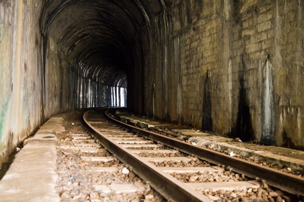 這是2013年3月22日拍攝的河口境內(nèi)的米軌鐵路。