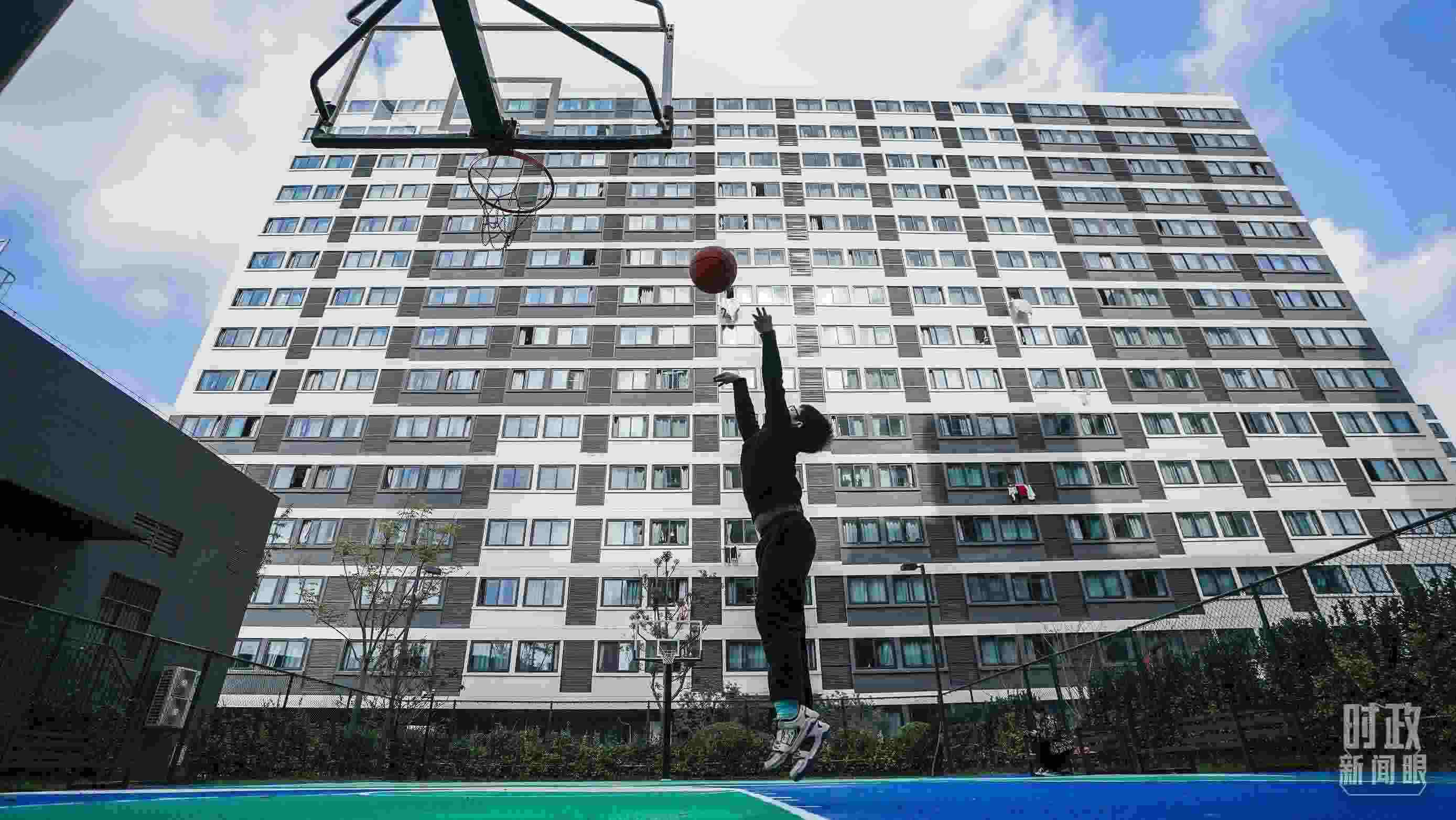 △上海市閔行區(qū)新時代城市建設(shè)者管理者之家。（總臺國廣記者李晉拍攝）