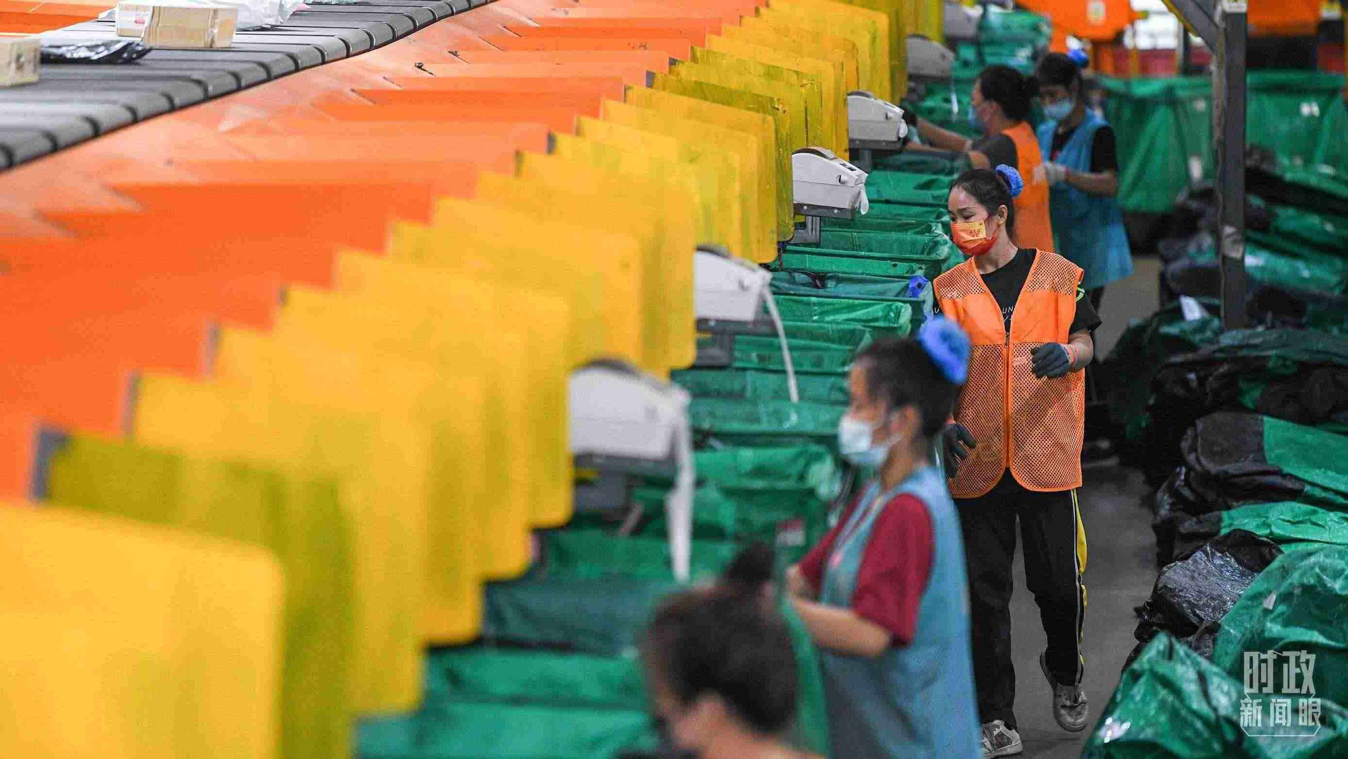 △今年“雙11”當(dāng)天全國快遞業(yè)務(wù)量達(dá)6.39億件。