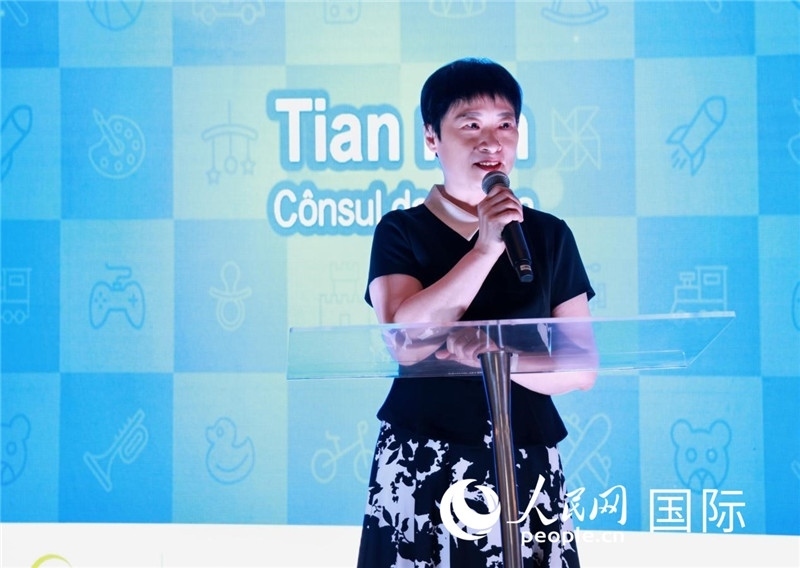 中國駐里約熱內(nèi)盧總領(lǐng)事田敏發(fā)表致辭。人民網(wǎng)記者宋亦然攝