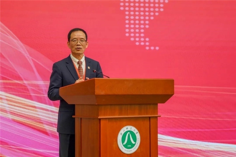 國務(wù)院學(xué)位委員會區(qū)域國別學(xué)學(xué)科評議組秘書長、浙江師范大學(xué)非洲研究院（非洲區(qū)域國別學(xué)院）院長劉鴻武致辭。主辦方供圖