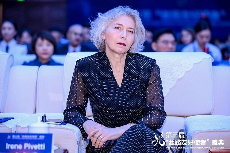 伊雷妮·皮韋蒂參加第三屆“絲路友好使者”盛典頒獎(jiǎng)活動(dòng)。主辦方供圖