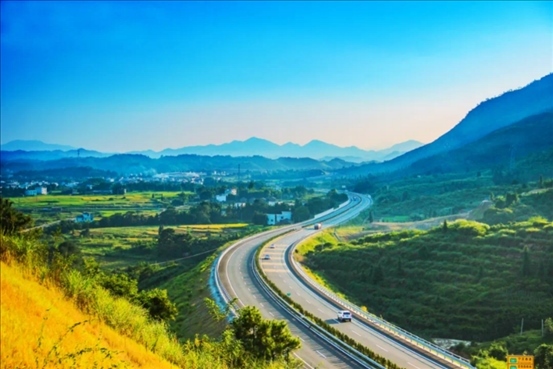 農(nóng)村公路讓老百姓出行變得更便捷。受訪方供圖