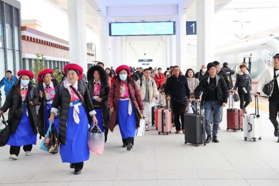 麗香鐵路開(kāi)通滿月，累計(jì)發(fā)送旅客超18萬(wàn)人次。受訪方供圖