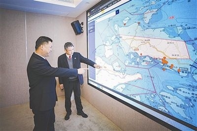 圖③：法官為涉案船舶尋找安全的錨泊地點(diǎn)。